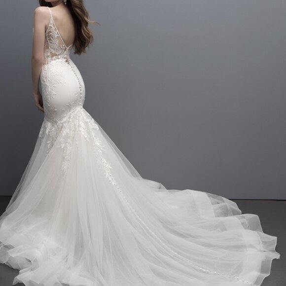 UNALTERED AND UNWORN Madison James MJ700 Wedding dress (size 6) - Picture 2 of 9